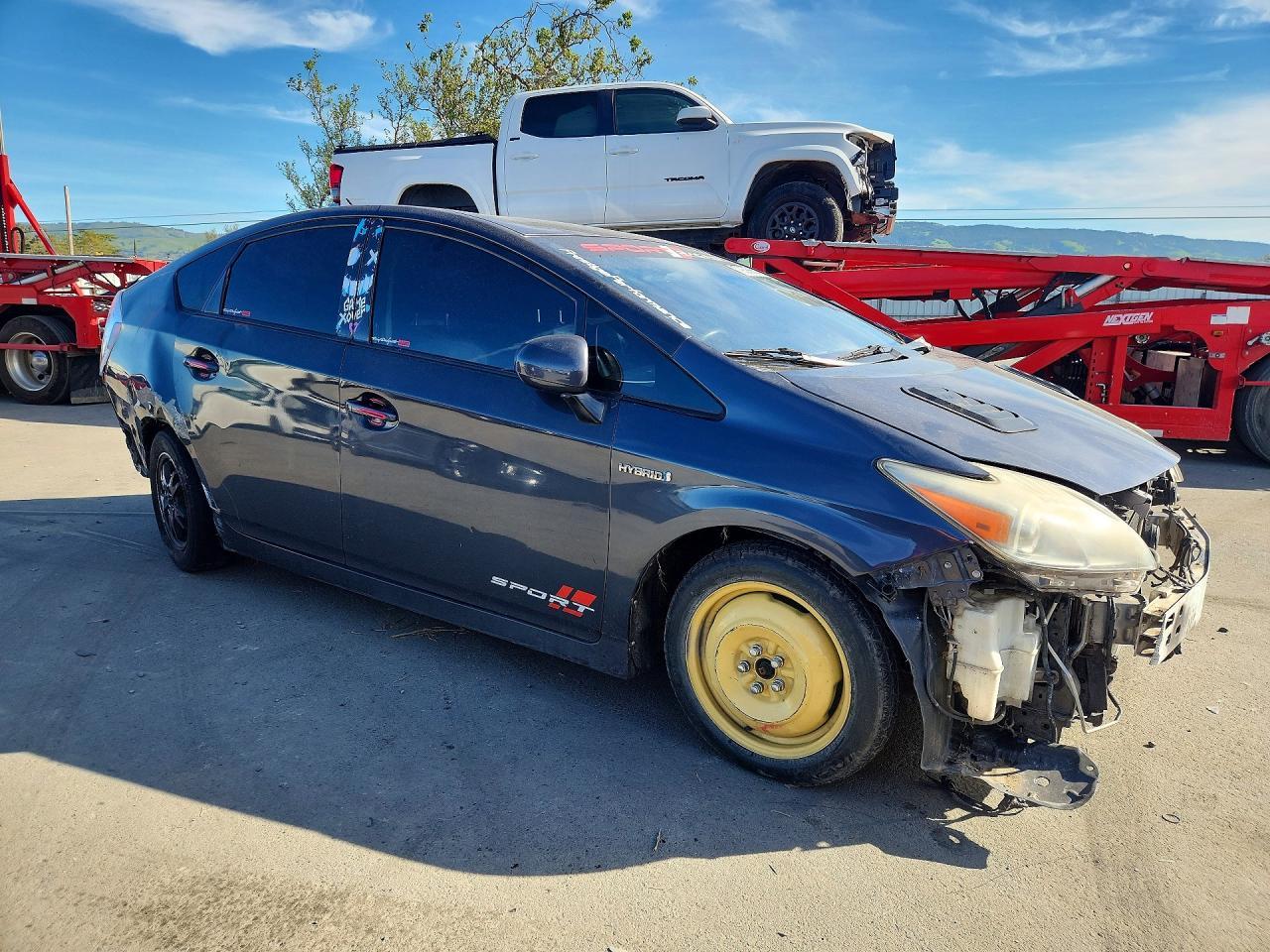 2013 Toyota Prius Two - Фото 4