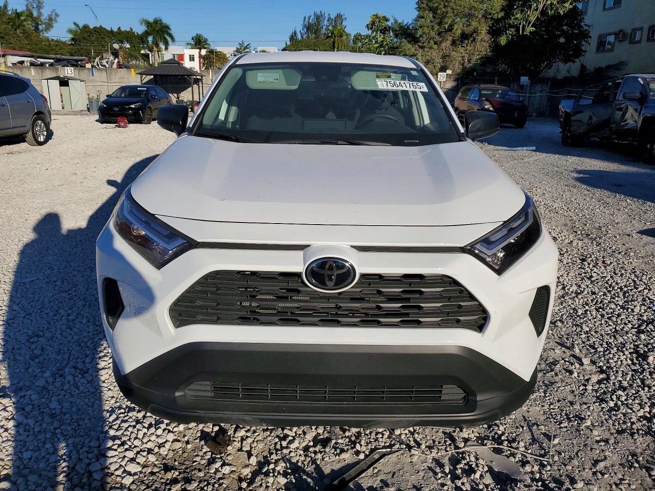 2025 Toyota Rav4 Le - Фото 5