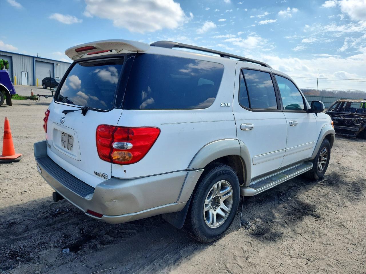 2004 Toyota Sequoia - Фото 3