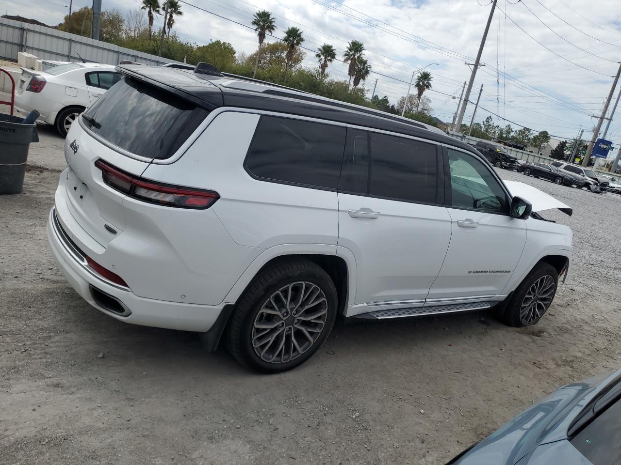2022 Jeep Grand Cherokee L Summit - Фото 3
