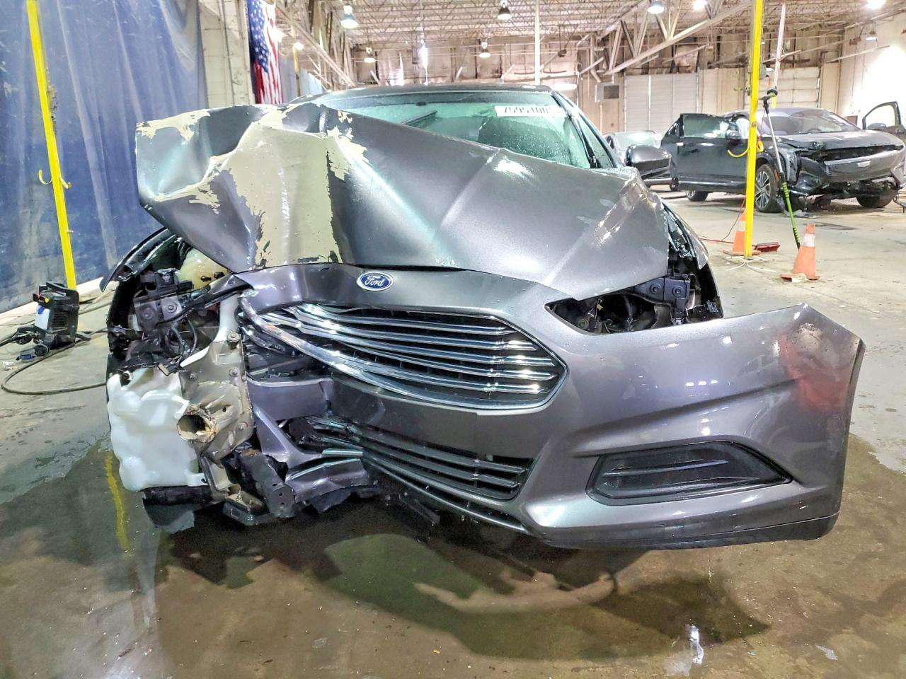 2016 Ford Fusion S - Фото 5