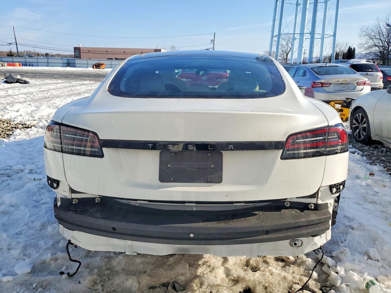 2023 Tesla Model S - Image 6