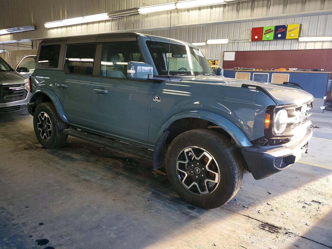 2022 Ford Bronco Base - Image 4