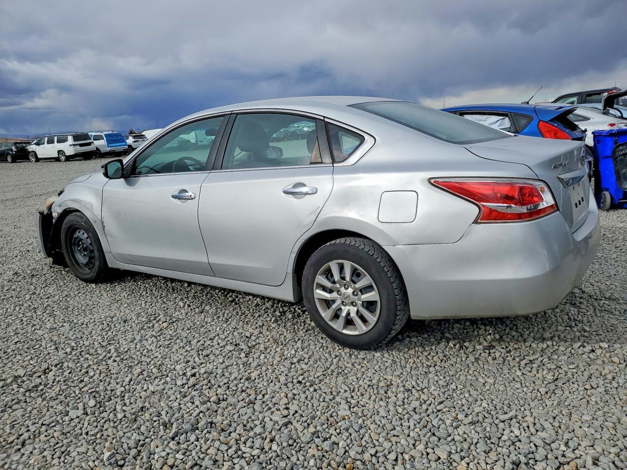 2015 Nissan Altima 2.5 - Image 2