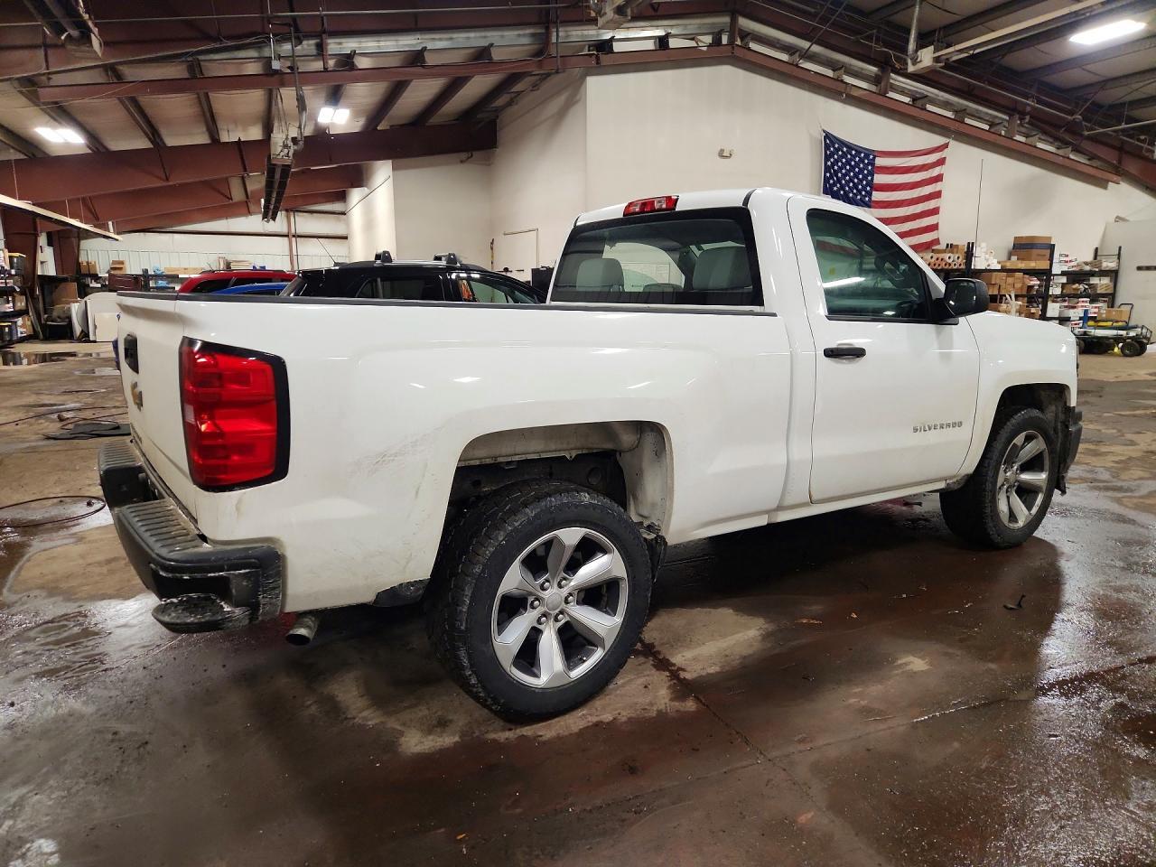 2014 Chevrolet Silverado C1500 - Image 3