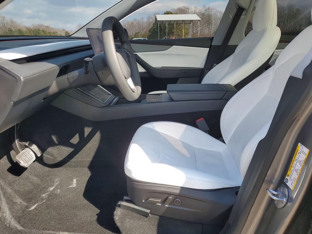 2026 Tesla Model Y - Фото 7