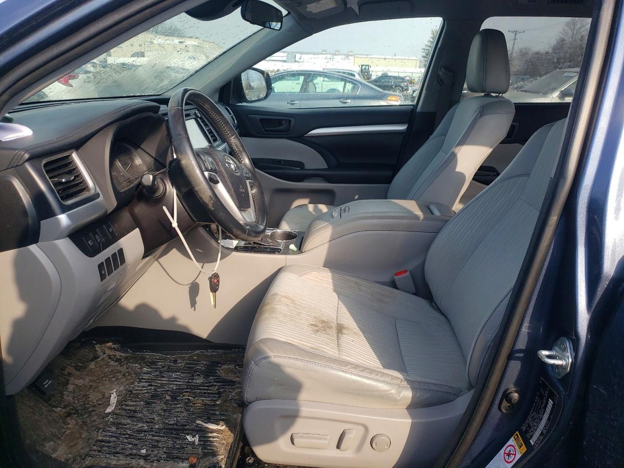 2018 Toyota Highlander Le Plus - Фото 7