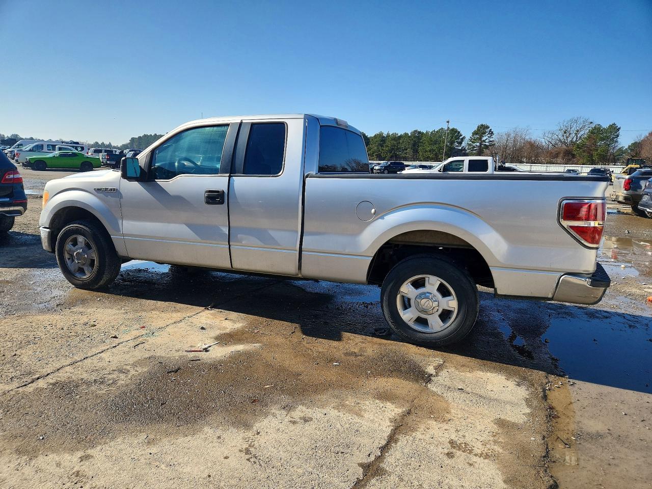 2010 Ford F150 Super Cab - Image 2
