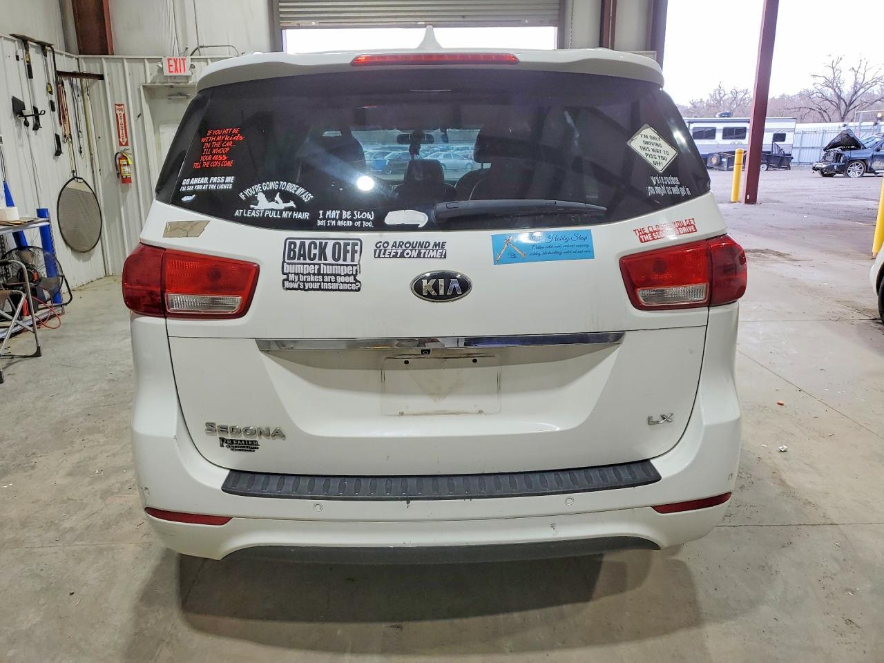 2017 Kia Sedona Lx - Фото 6