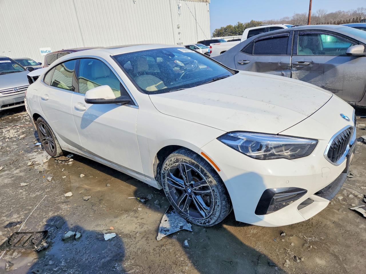 2022 BMW 228Xi - Фото 4