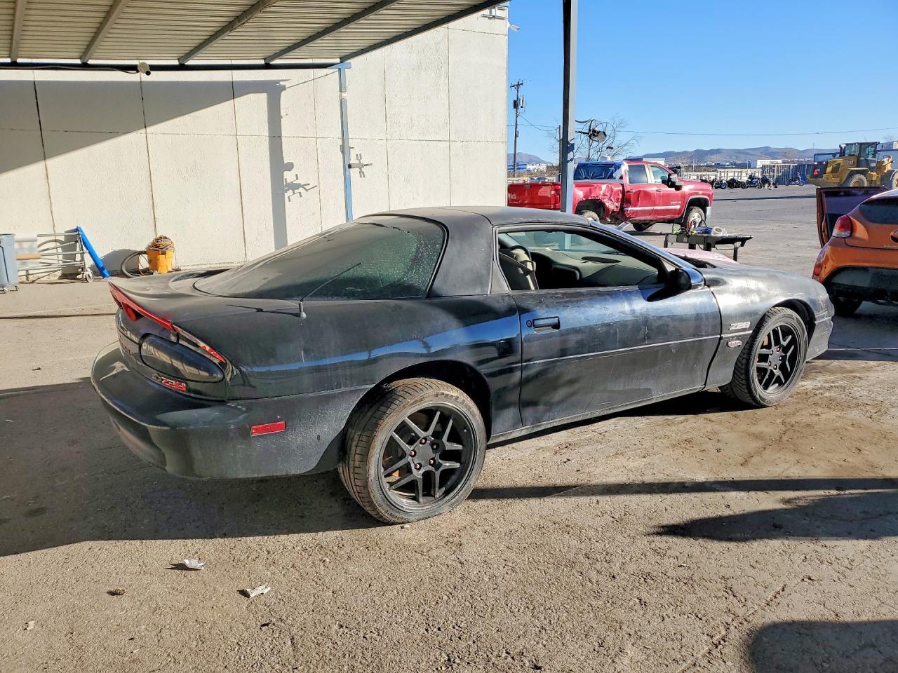 2000 Chevrolet Camaro Z28 - Фото 3