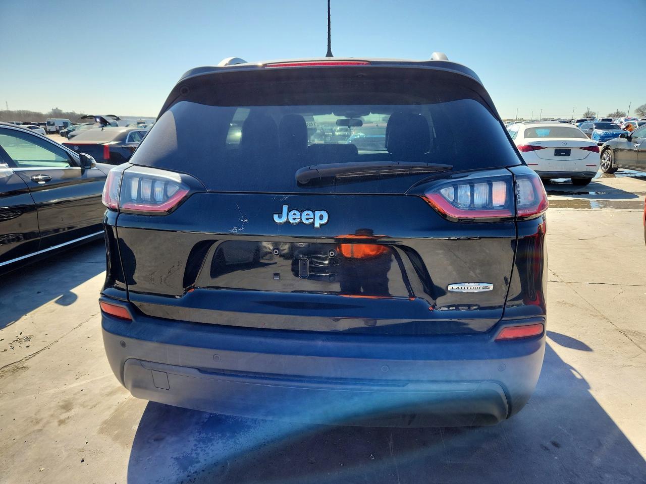 2020 Jeep Cherokee Latitude Plus - Image 6
