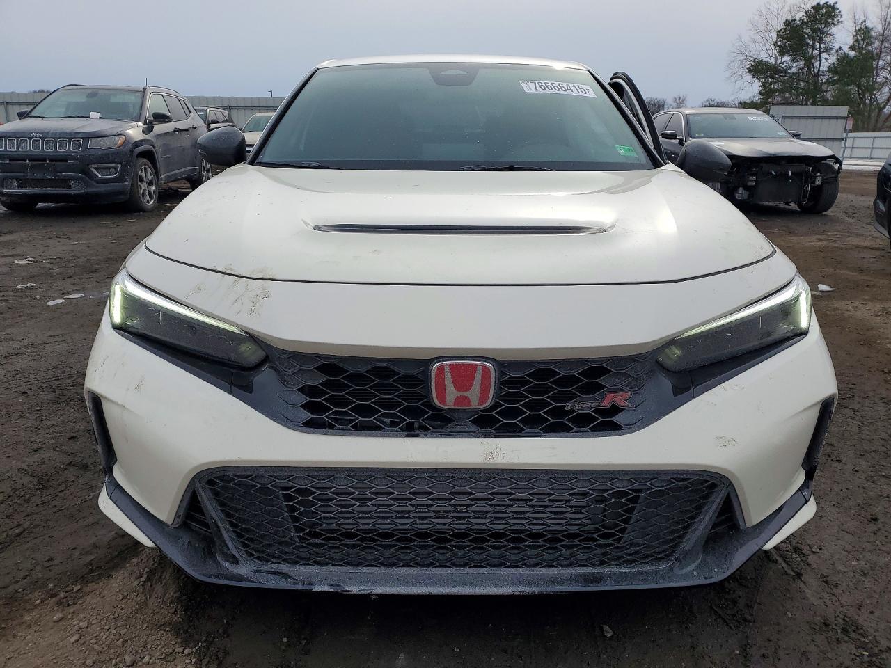 2025 Honda Civic Type-R - Image 5
