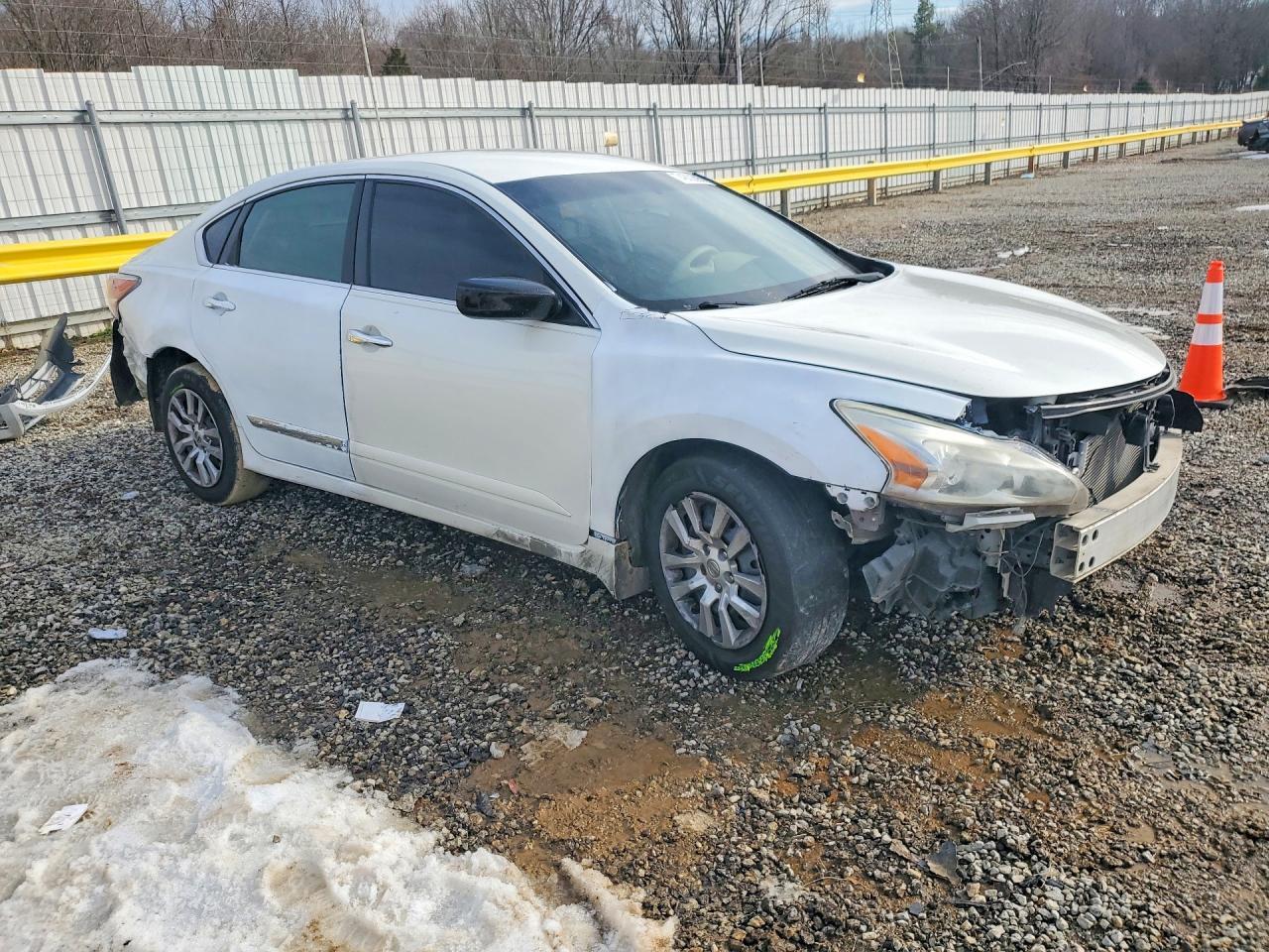 2015 Nissan Altima 2.5 S - Image 4