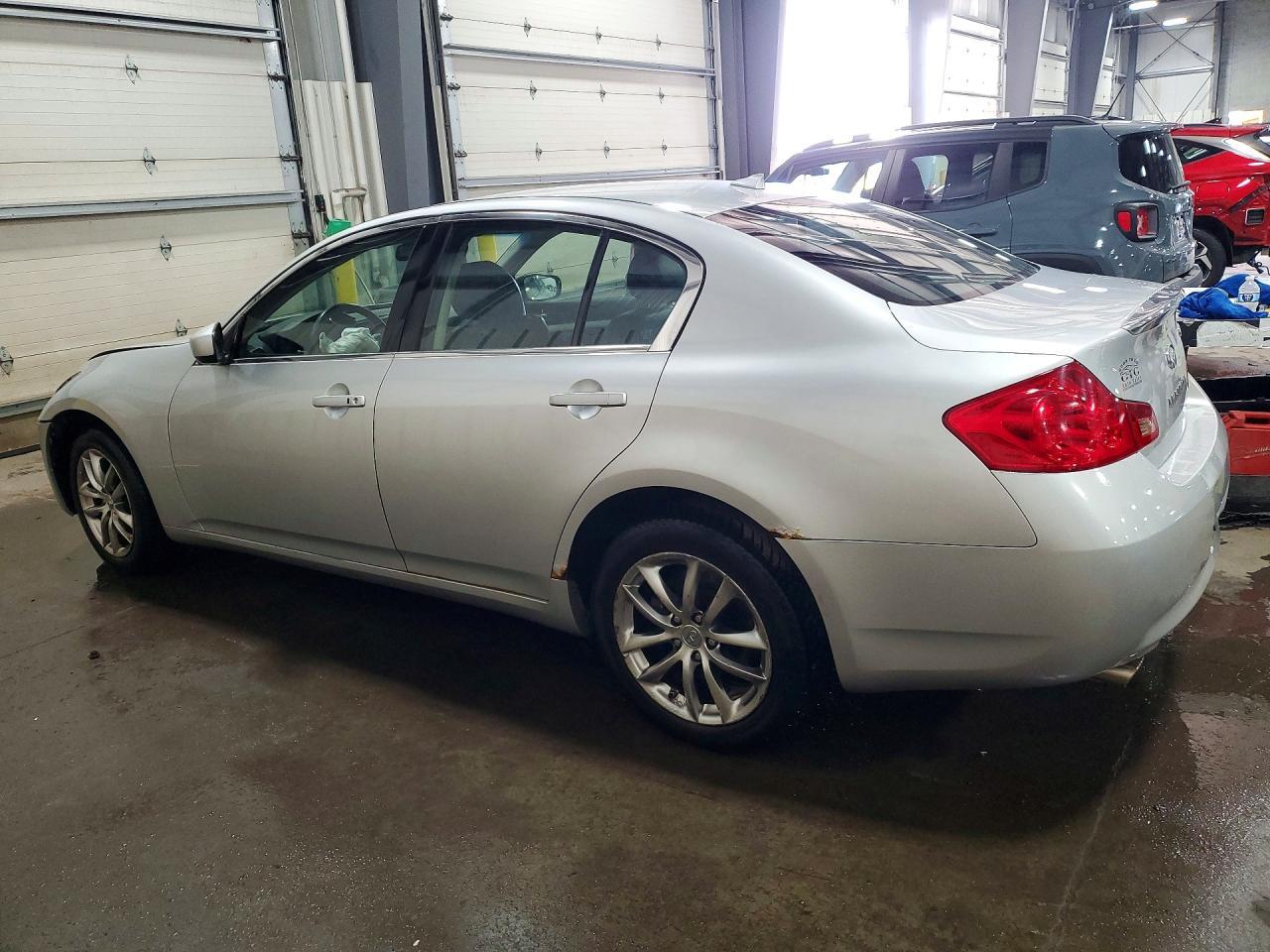 2009 Infiniti G37 Sedan X - Фото 2