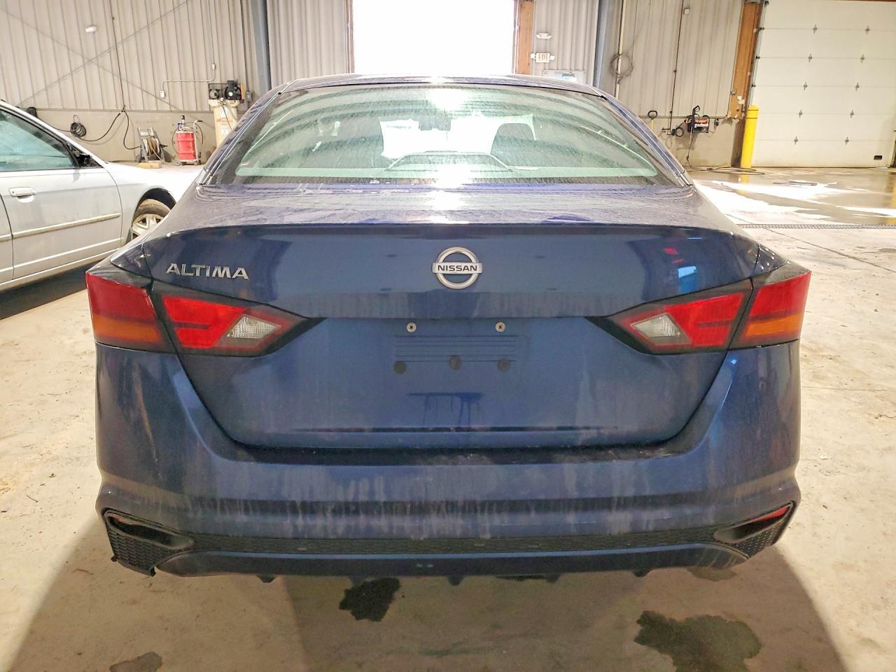 2022 Nissan Altima S - Image 6