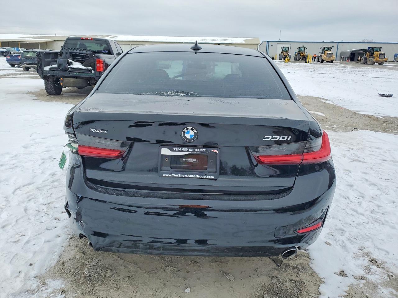 2021 BMW 330Xi - Фото 6