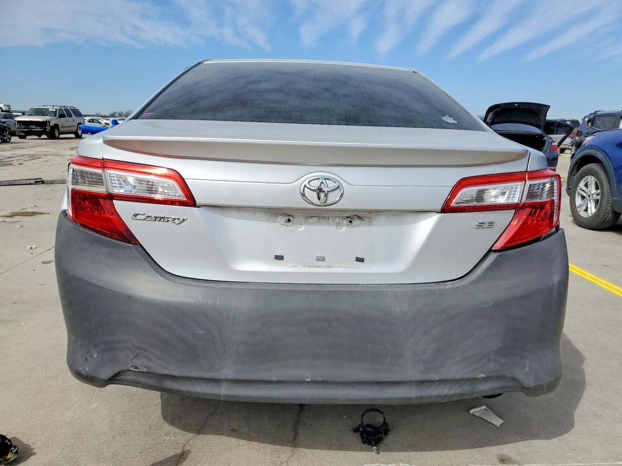 2013 Toyota Camry L - Фото 6