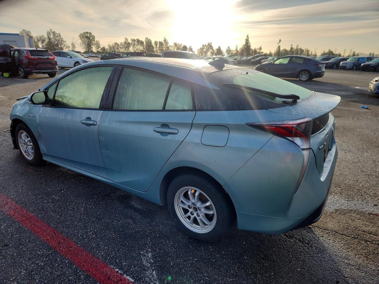 2016 Toyota Prius - Фото 2