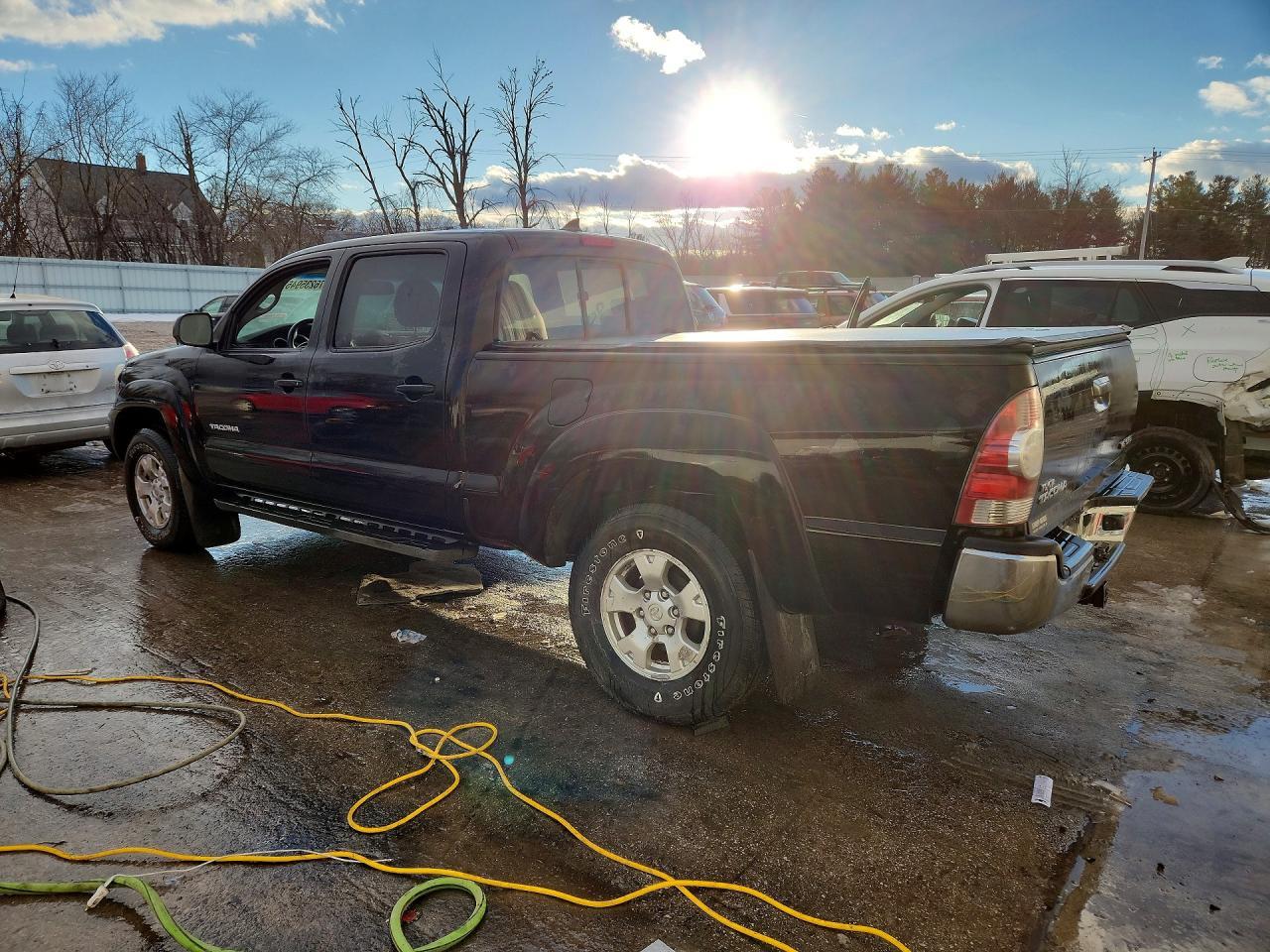 2015 Toyota Tacoma V6 - Фото 2
