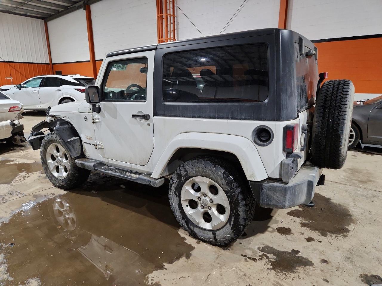 2015 Jeep Wrangler Sahara - Фото 2
