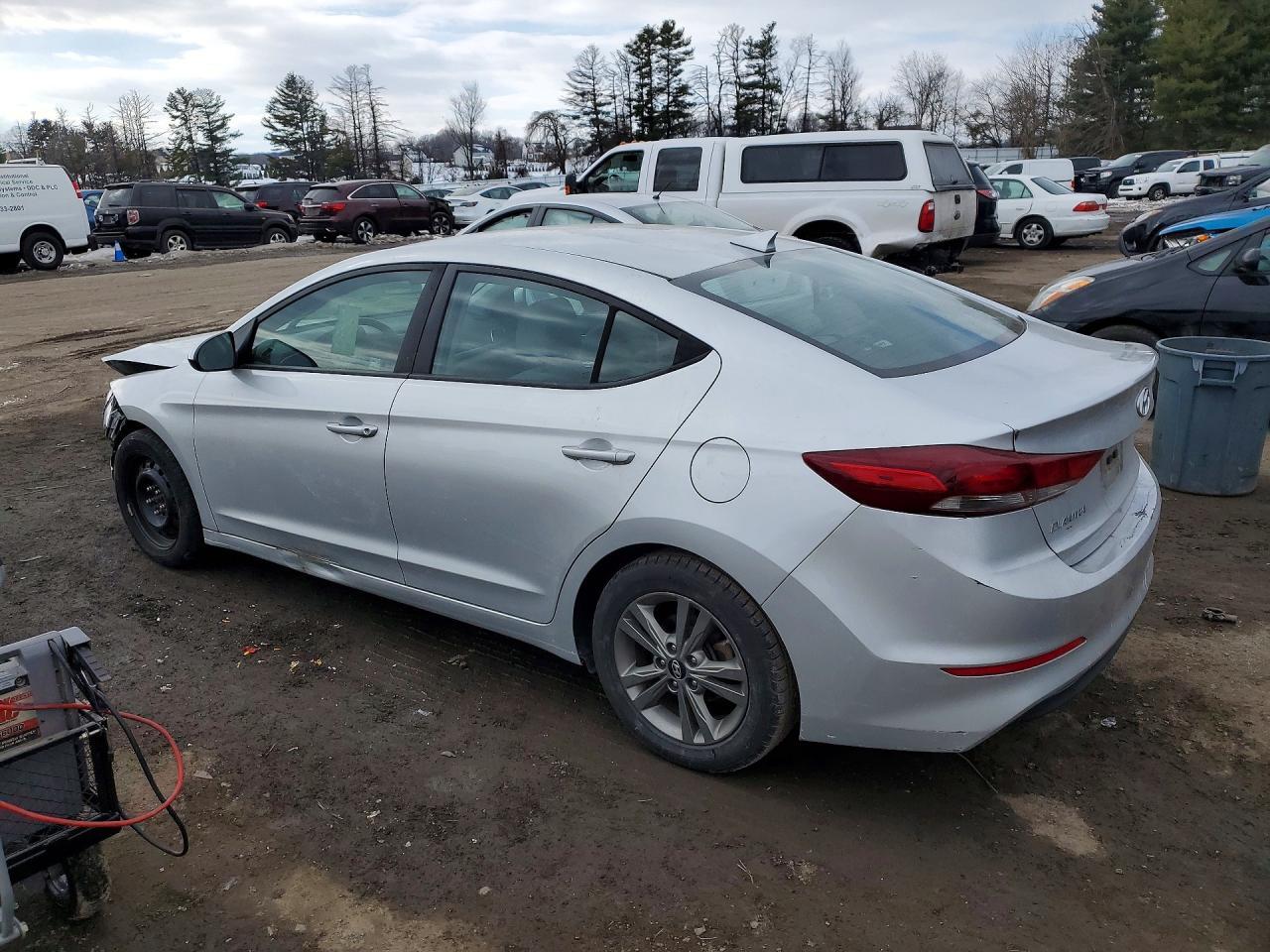 2018 Hyundai Elantra Sel - Фото 2