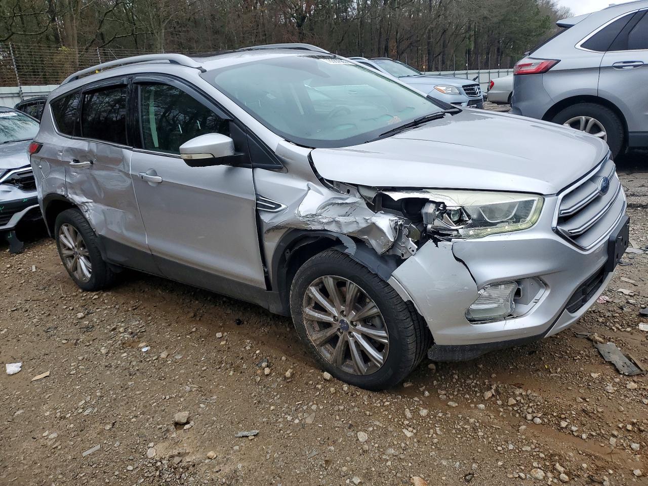 2017 Ford Escape Titanium - Image 4