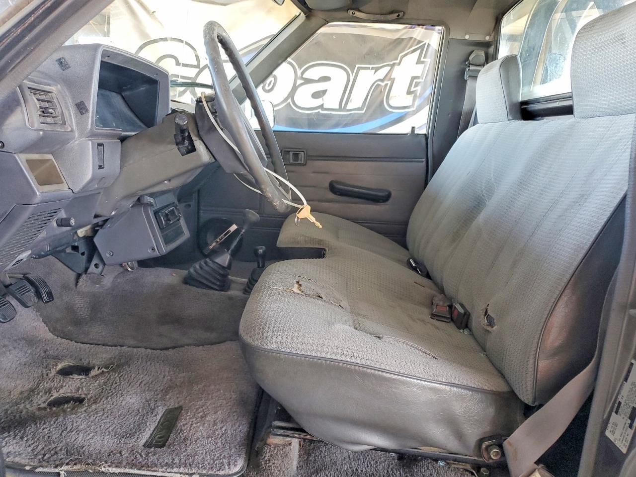 1988 Toyota Pickup Base - Фото 7