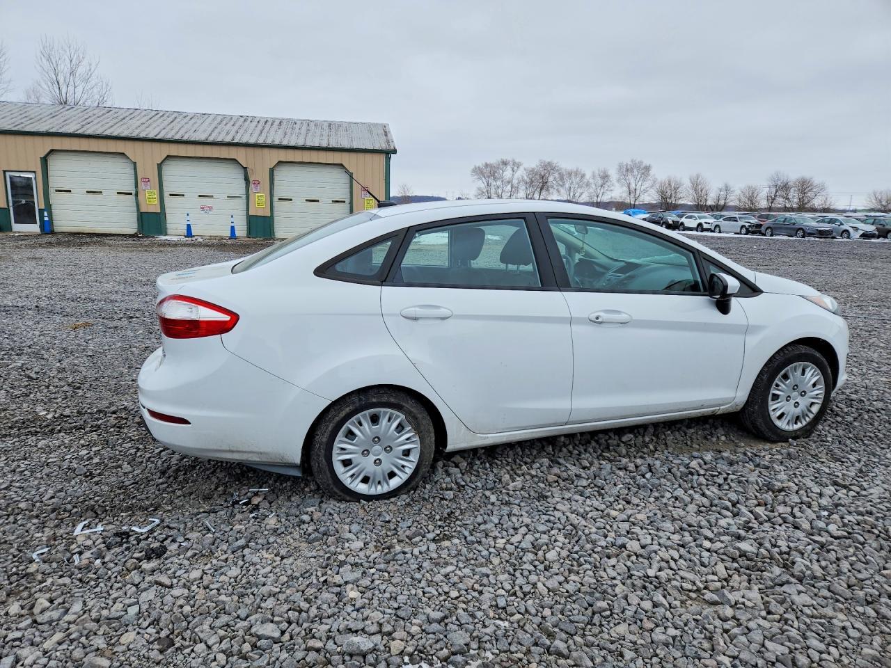 2015 Ford Fiesta - Image 3