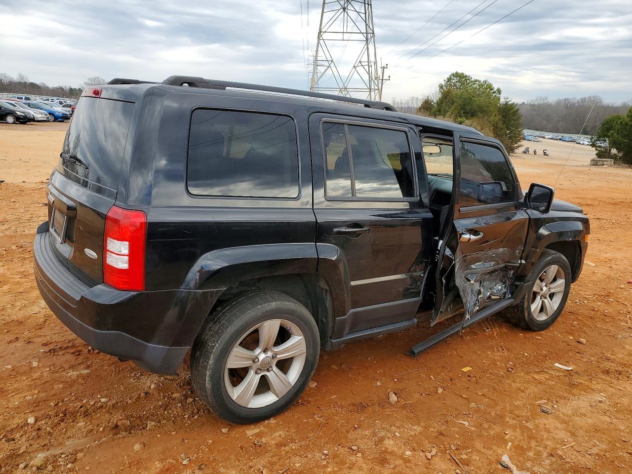 2012 Jeep Patriot Latitude - Фото 3