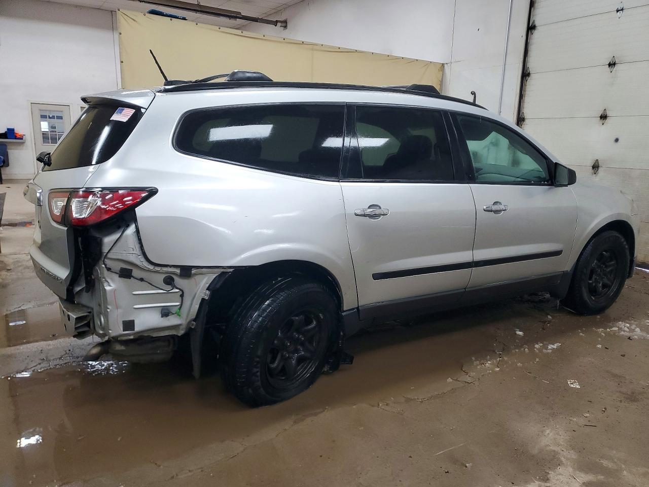 2016 Chevrolet Traverse Ls - Фото 3
