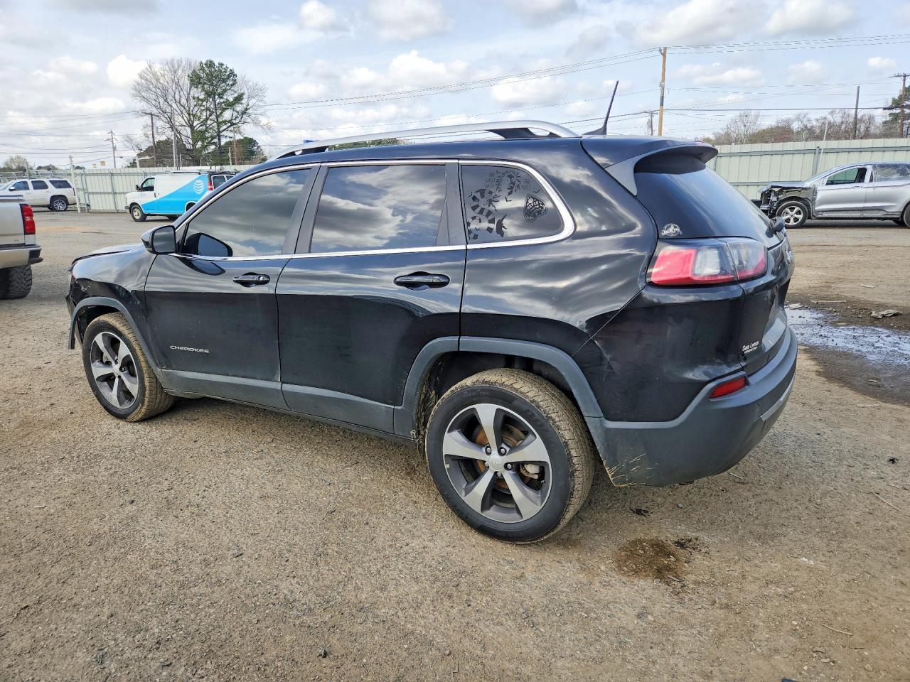 2019 Jeep Cherokee Limited - Image 2