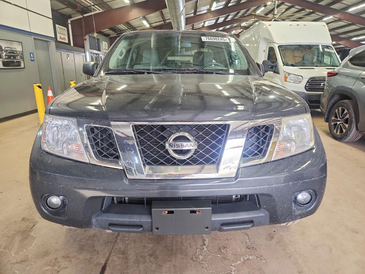 2013 Nissan Frontier Sv - Image 5