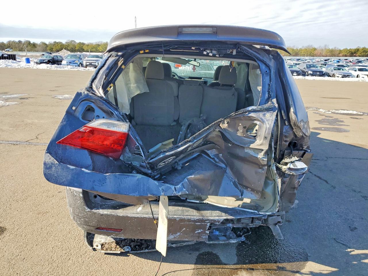 2011 Toyota Sienna Le - Фото 6