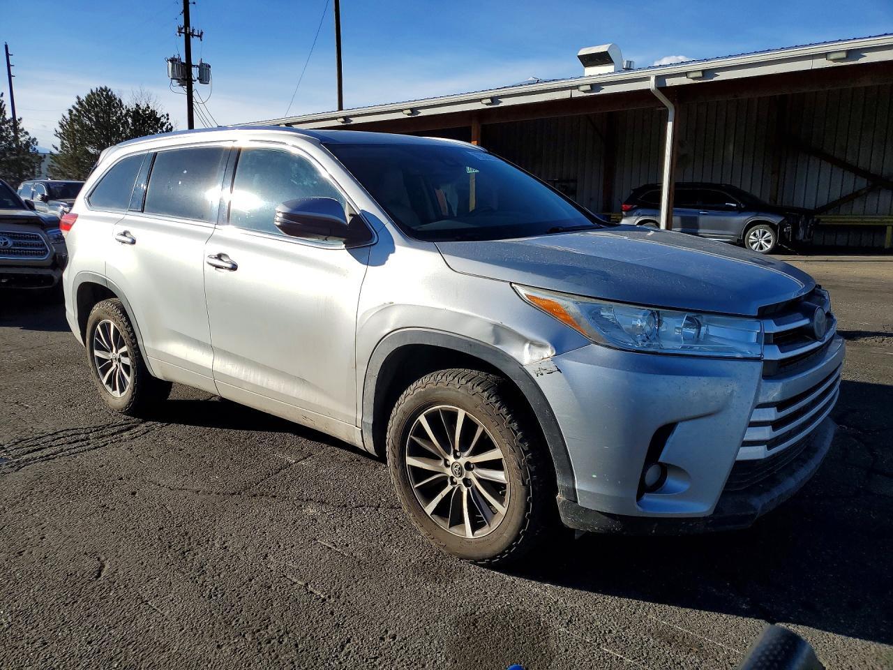 2017 Toyota Highlander Xle - Фото 4