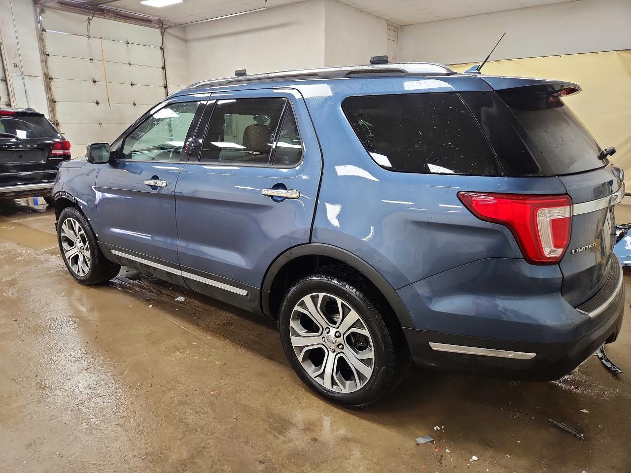 2019 Ford Explorer Limited - Фото 2