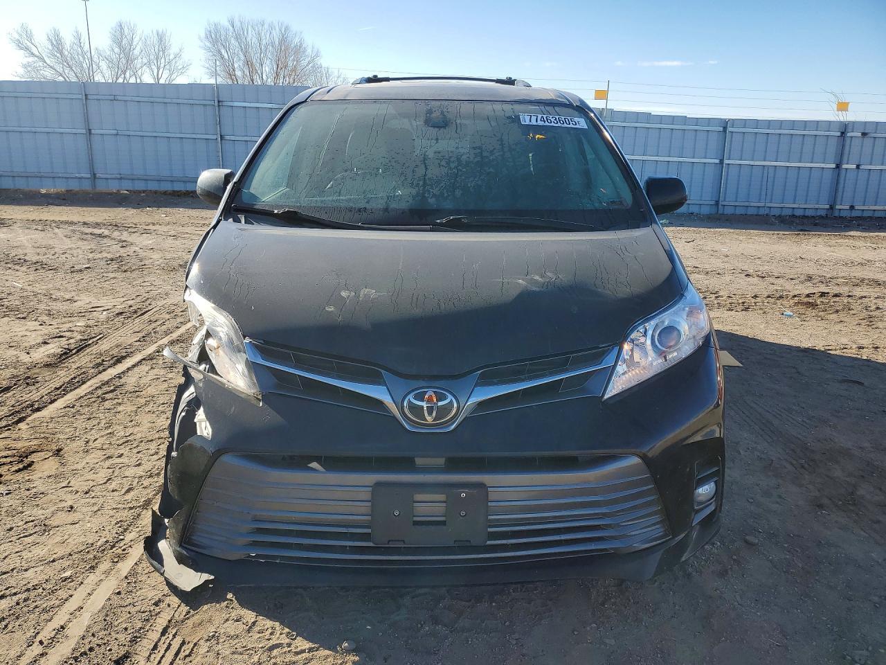2018 Toyota Sienna Xle Premium 8-Passenger - Фото 5