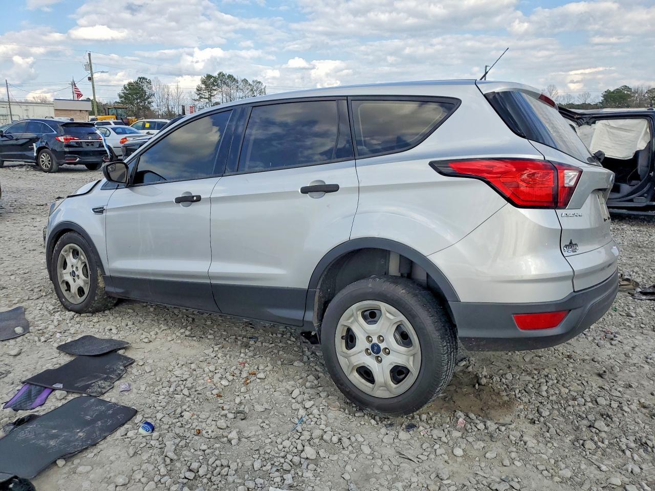 2019 Ford Escape S - Фото 2