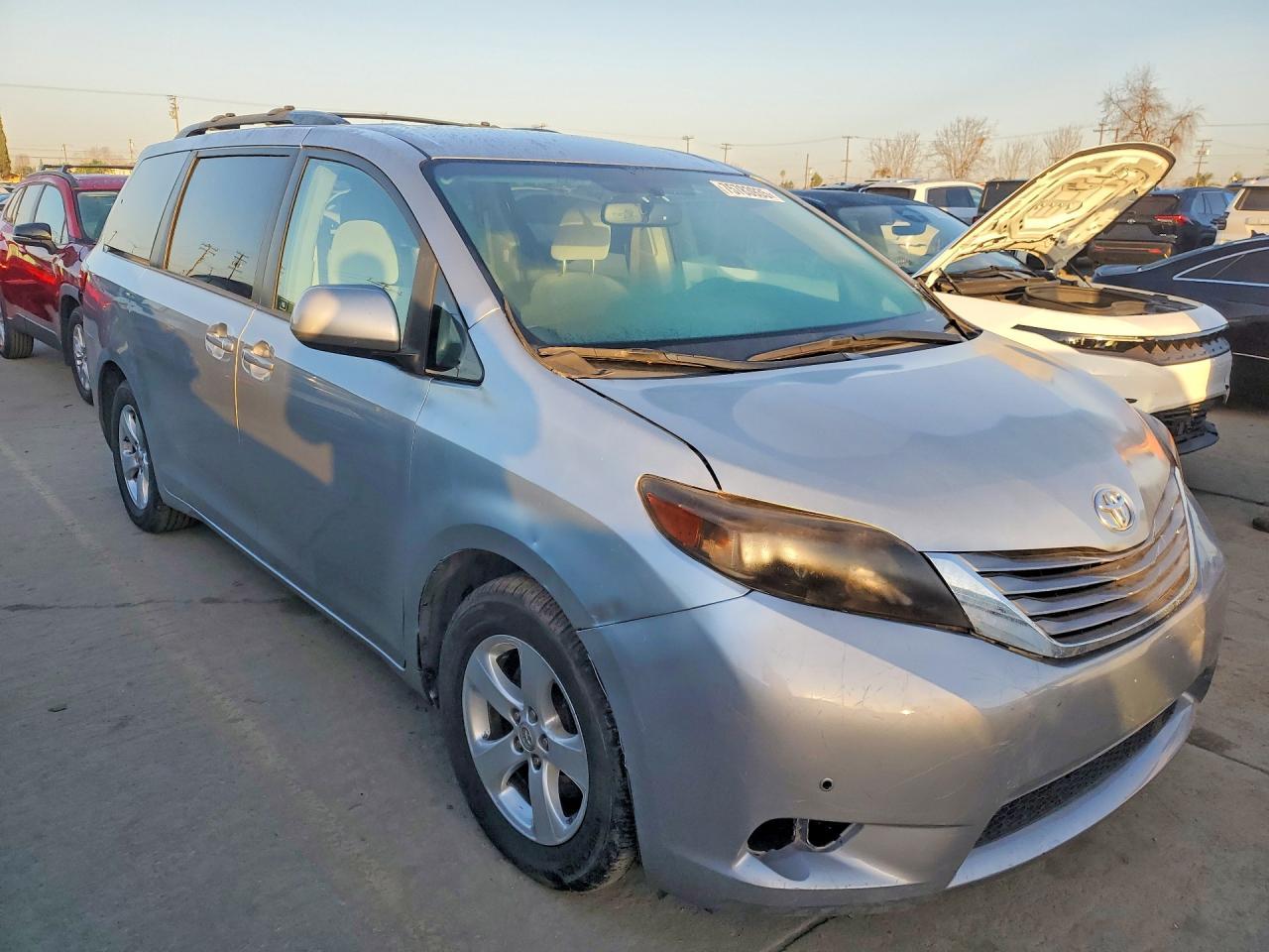 2017 Toyota Sienna Le - Фото 4