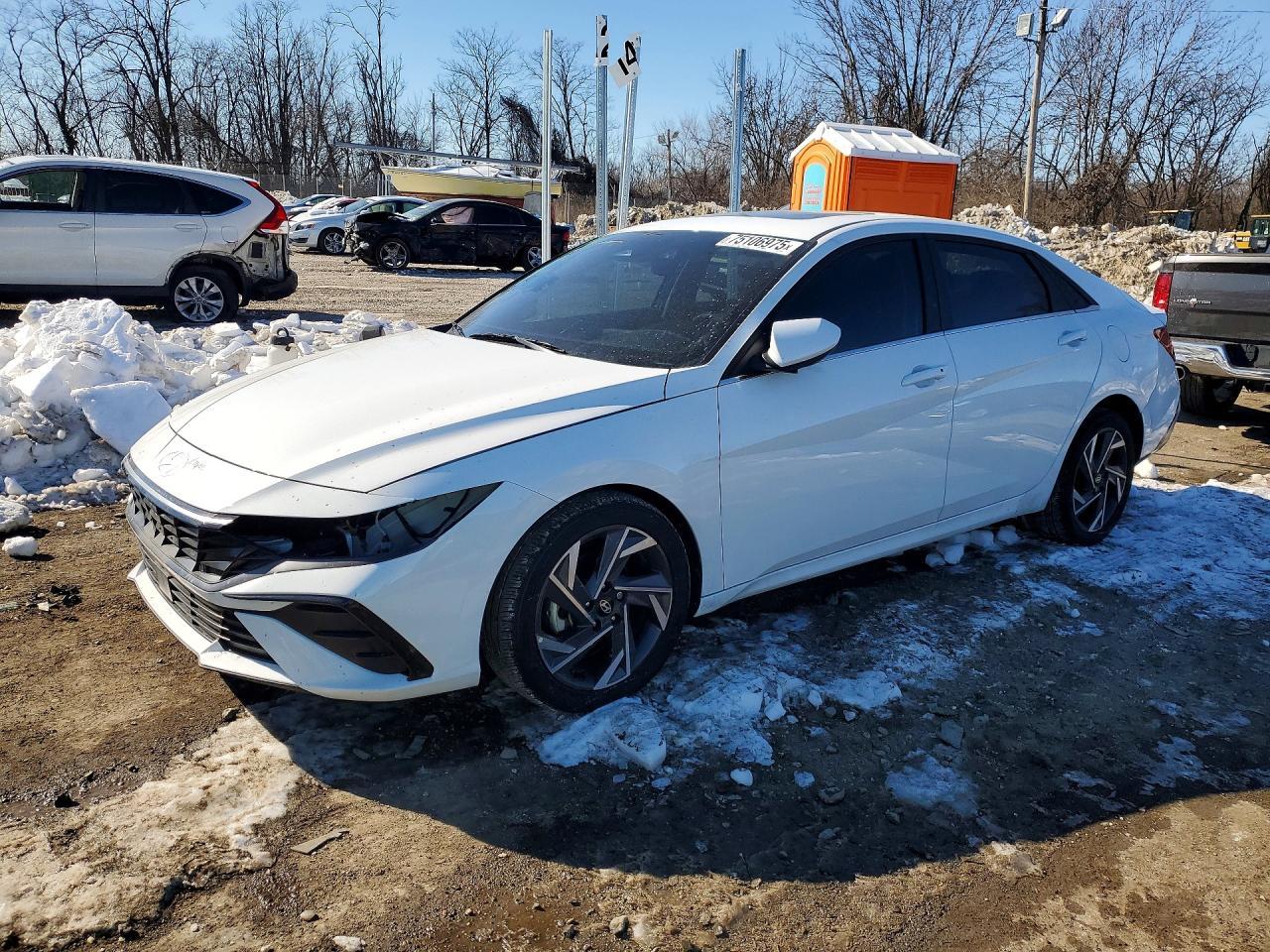 2025 Hyundai Elantra Sel