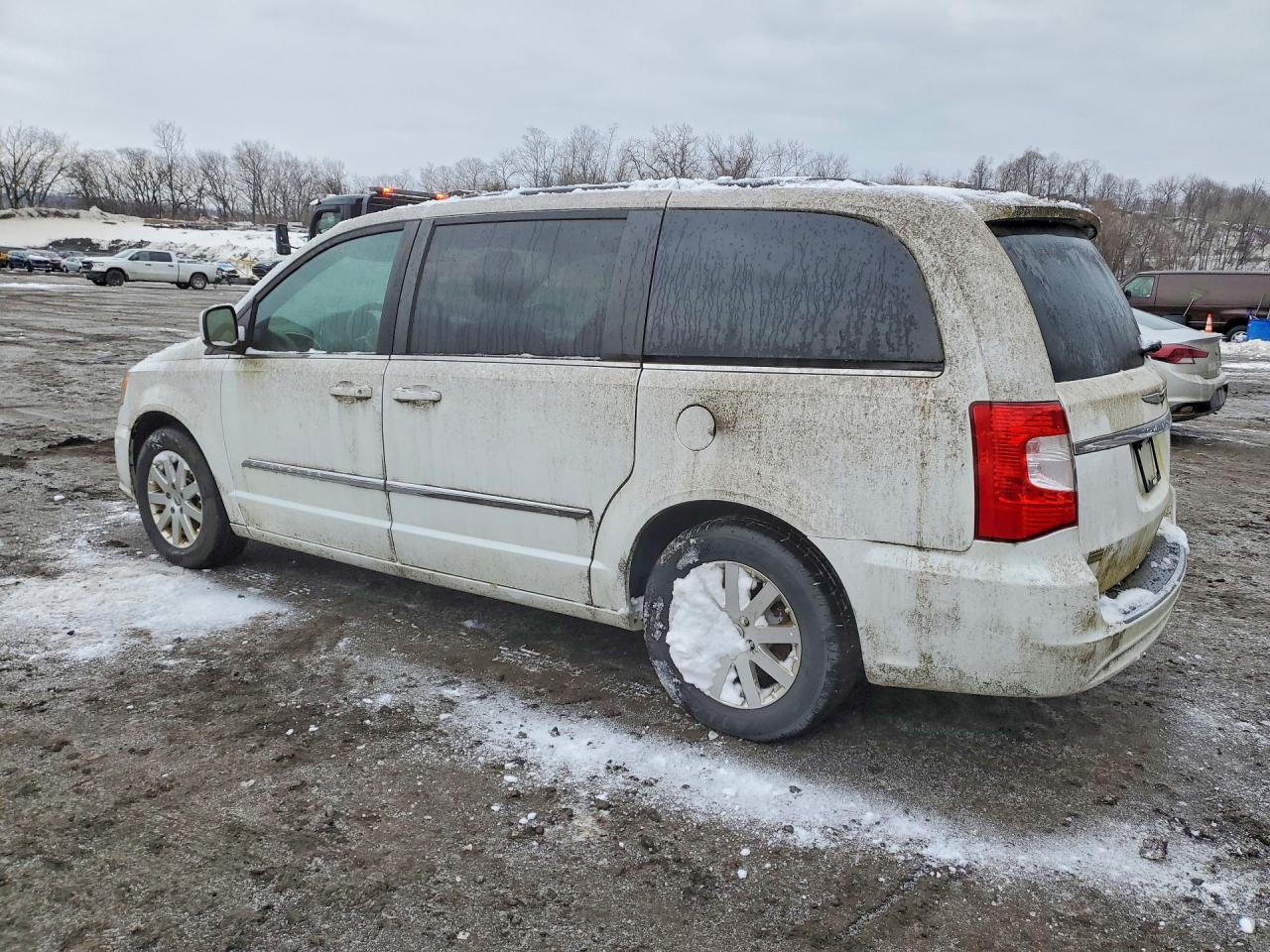 2015 Chrysler Town And C - Image 2
