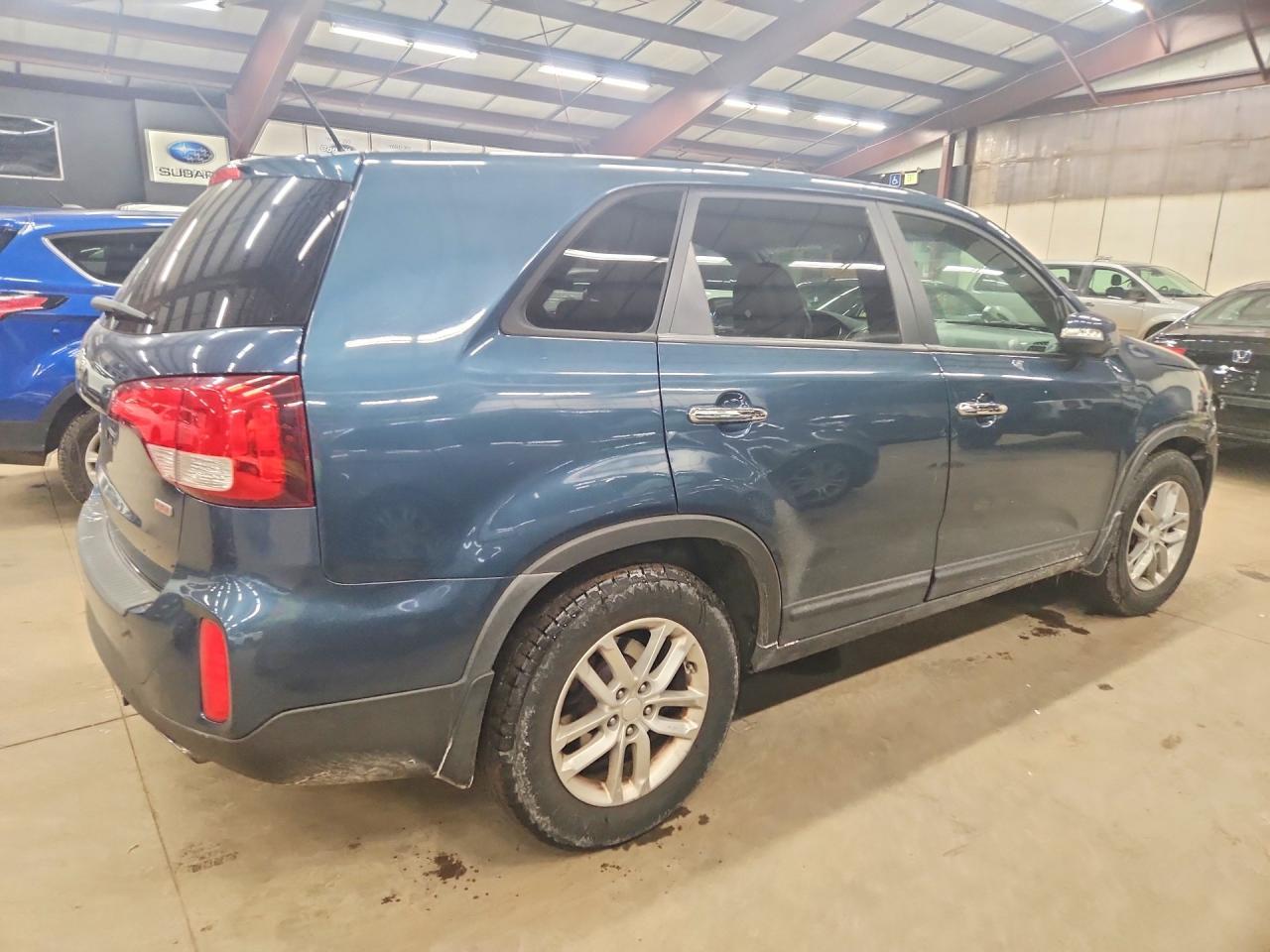 2014 Kia Sorento Lx - Image 3