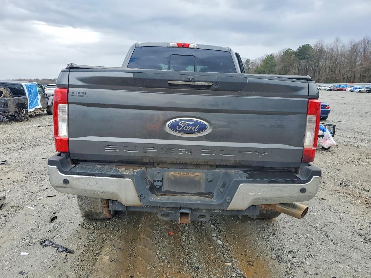 2018 Ford F250 Super Duty - Image 6