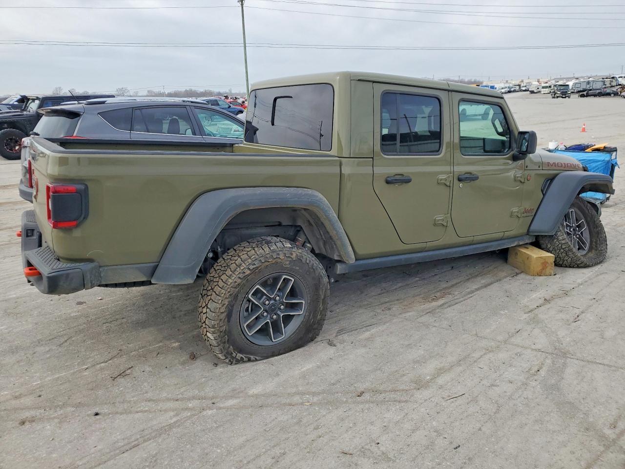 2025 Jeep Gladiator Mojave - Image 3