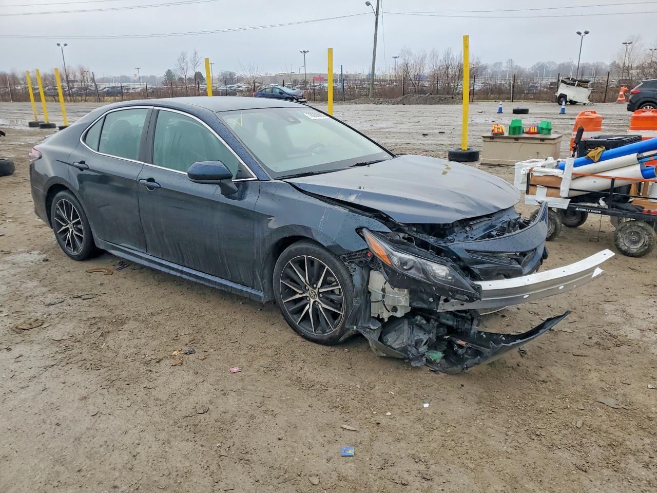 2021 Toyota Camry Se - Фото 4