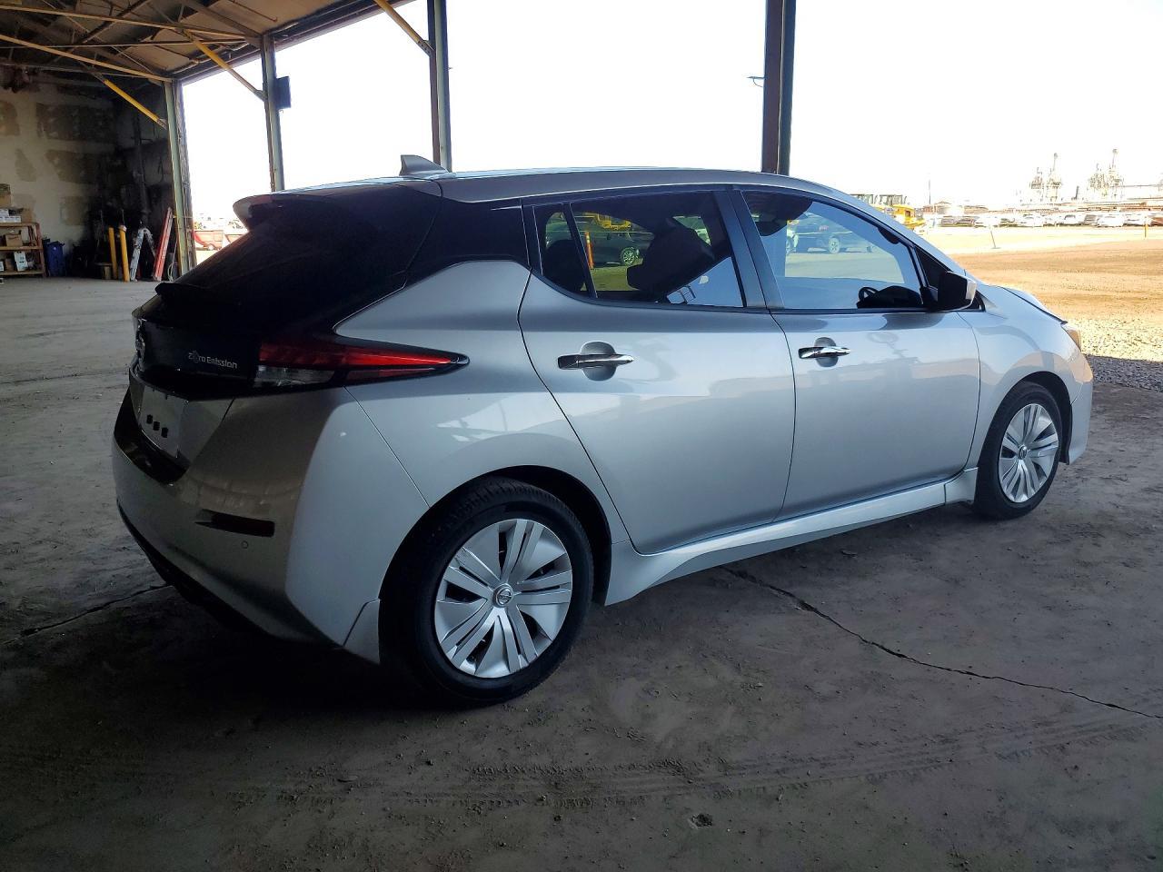 2022 Nissan Leaf S - Фото 3