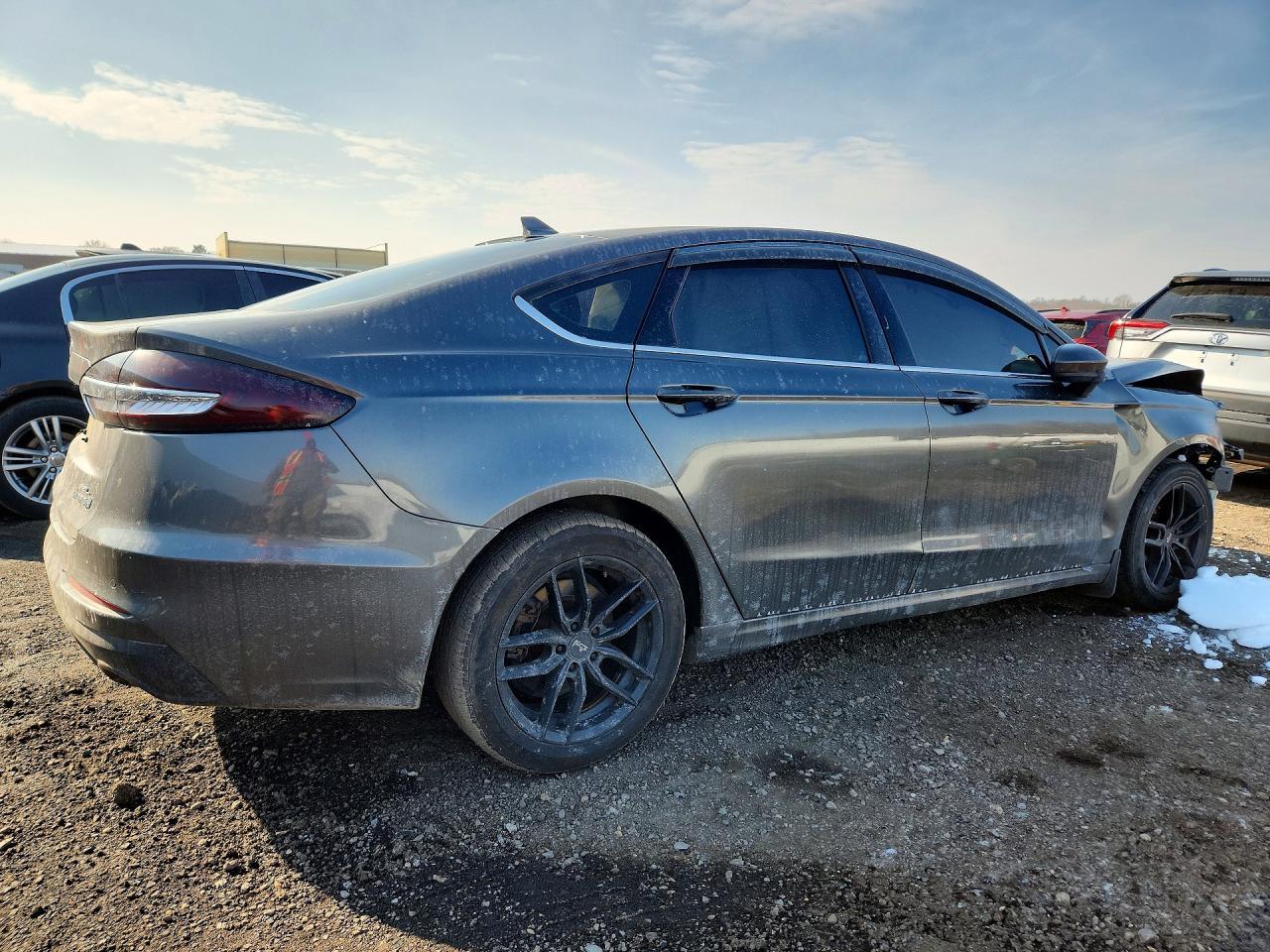 2019 Ford Fusion Se - Image 3