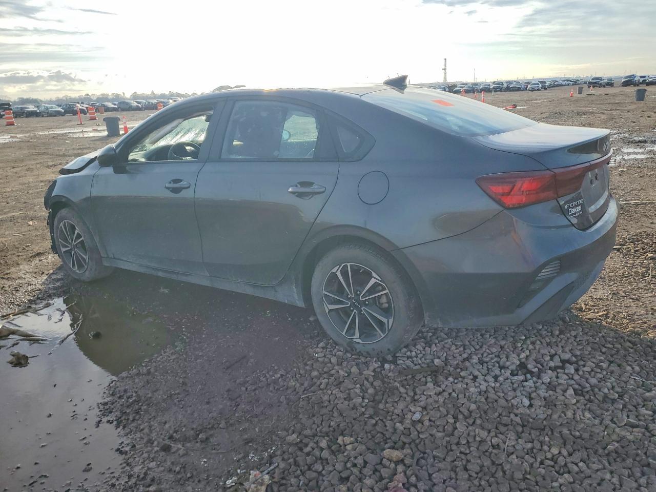 2024 Kia Forte - Фото 2