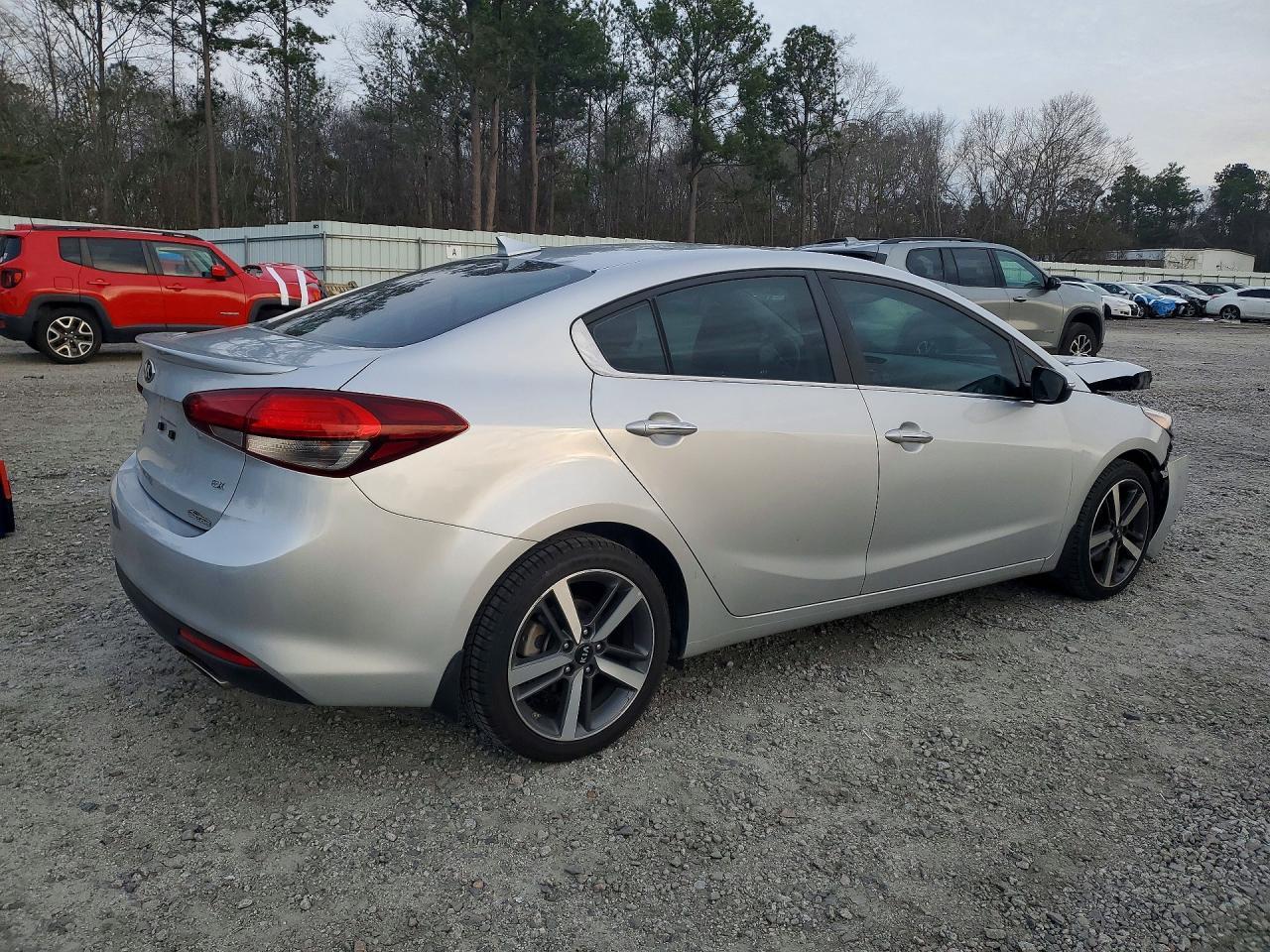 2017 Kia Forte Ex - Фото 3