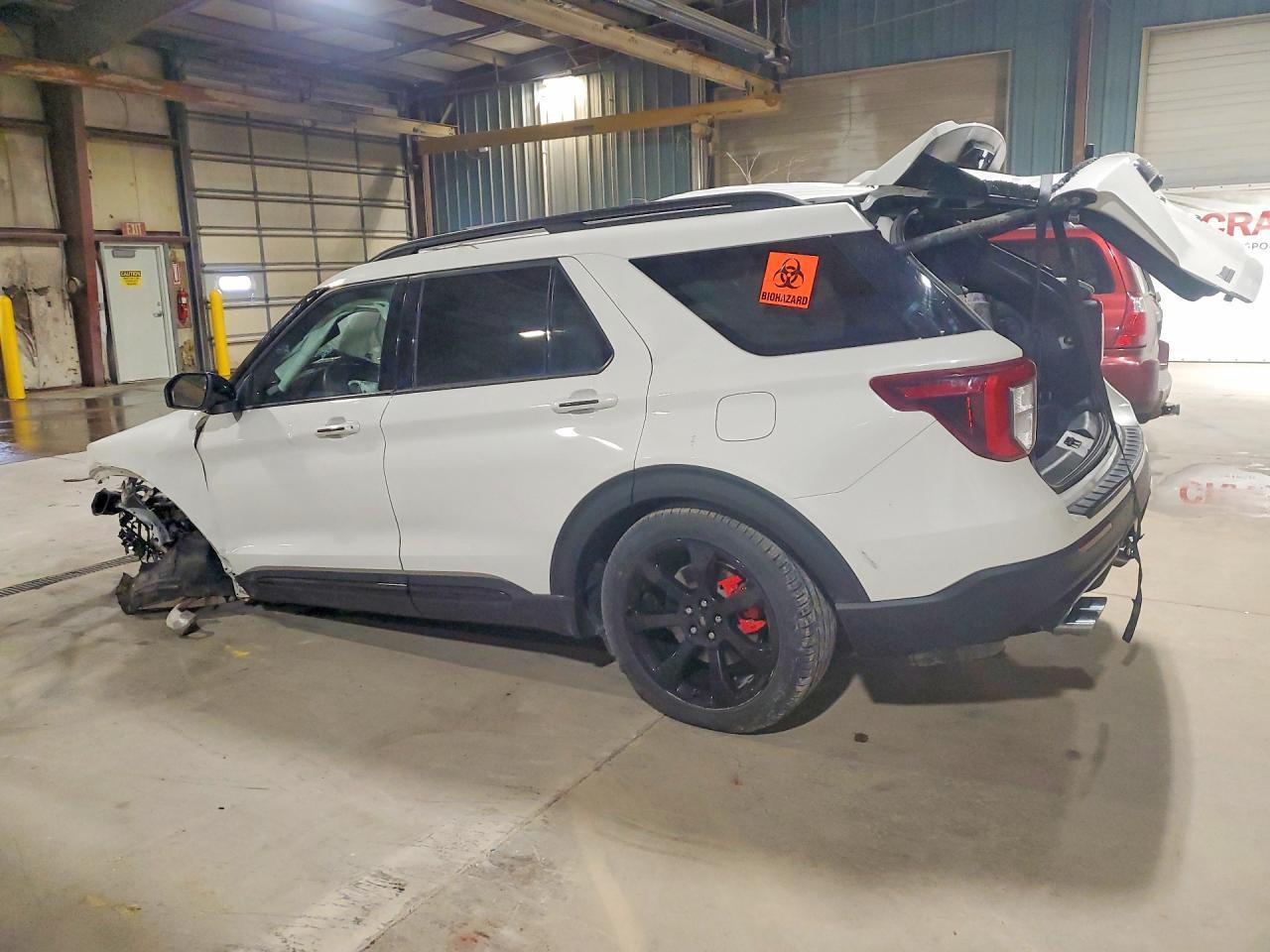 2023 Ford Explorer St - Image 2